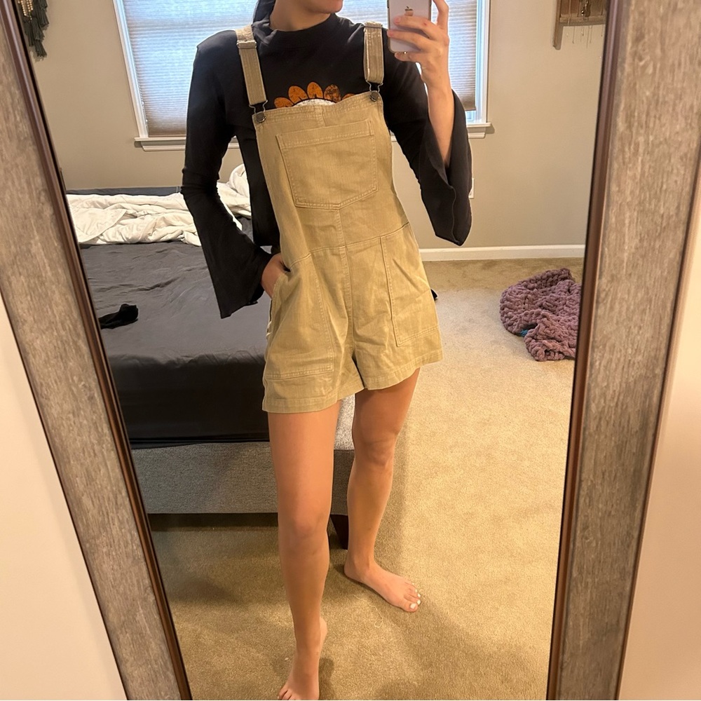Overall shorts